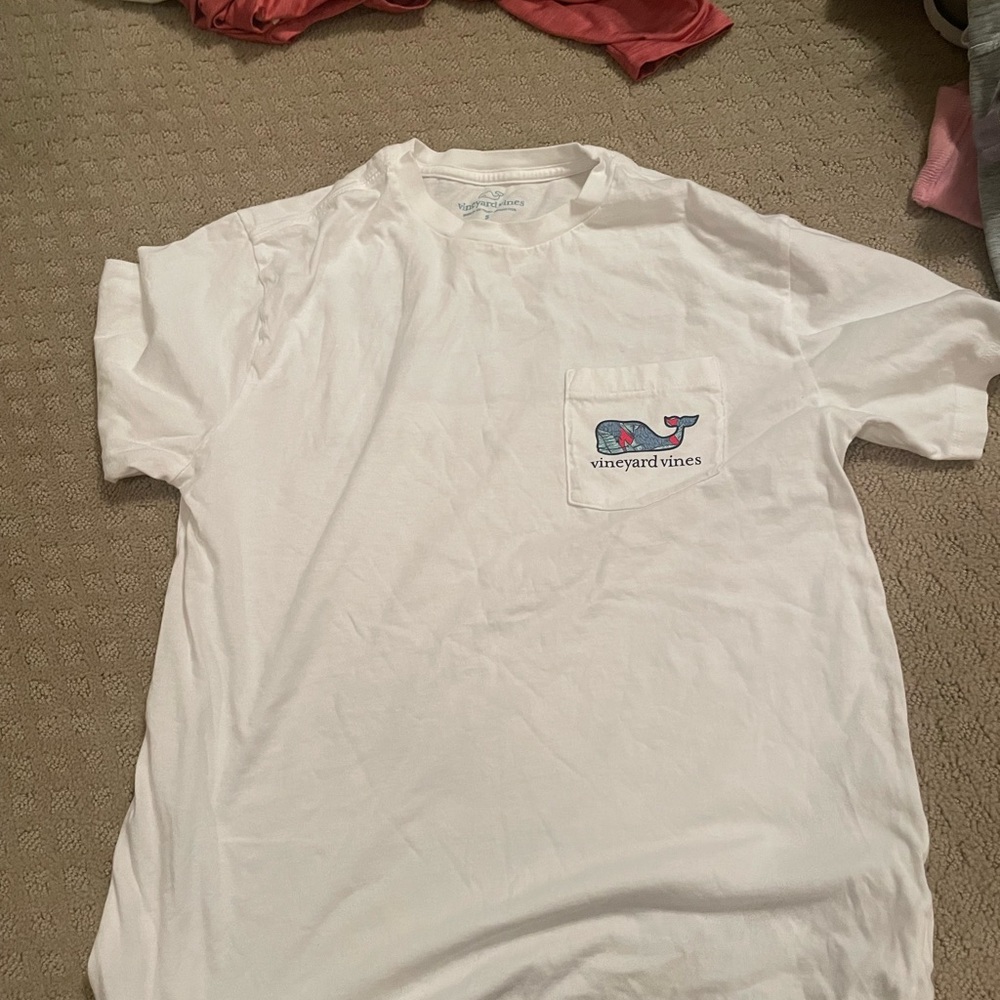 Vineyard Vines t-shirt